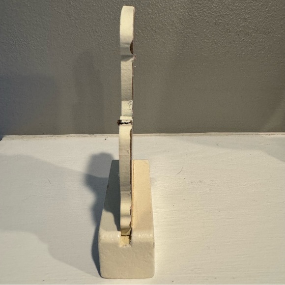 wooden stand-up decoration for Valentine's Day. features vintage style art - Picture 7 of 7